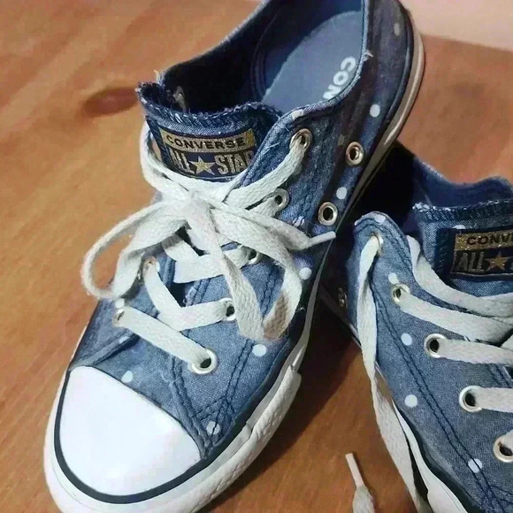 Girls converse blue jean with white dots size 2 - Picture 2 of 6